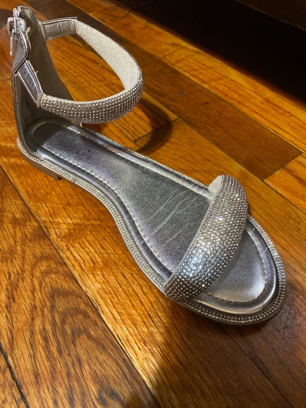 Silver Sandles - Picture 2 of 2